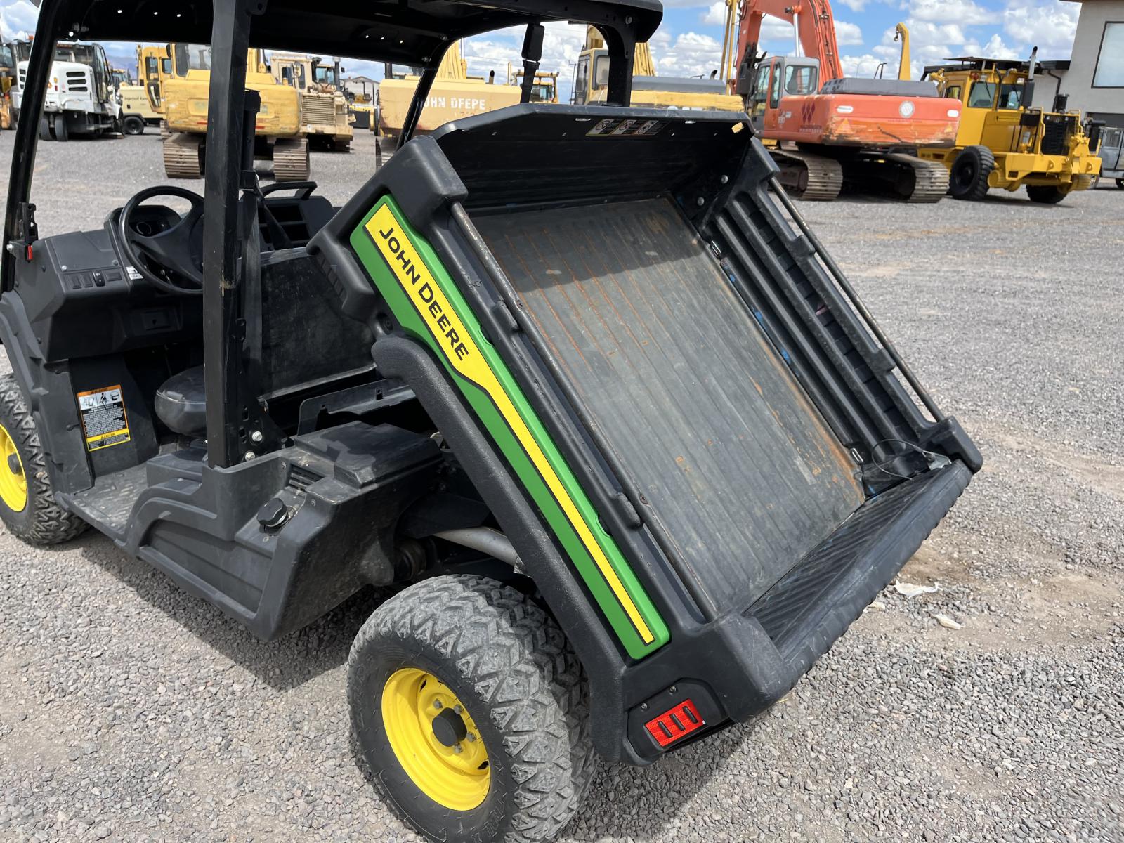 ./imagenes/INVOICE/2019/18247/JOHN DEERE XUV835E (12).JPG